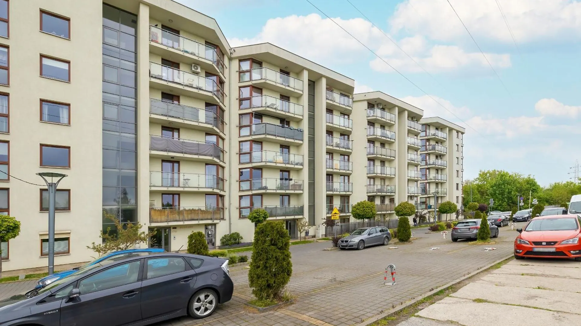 Apartment Studio Z Parkingiem I Balkonem W Krakowie By Rent Like Home Poland